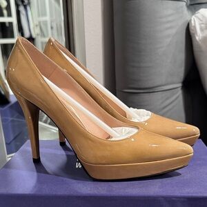 Stuart Weitzman Tan Patent Leather Heels